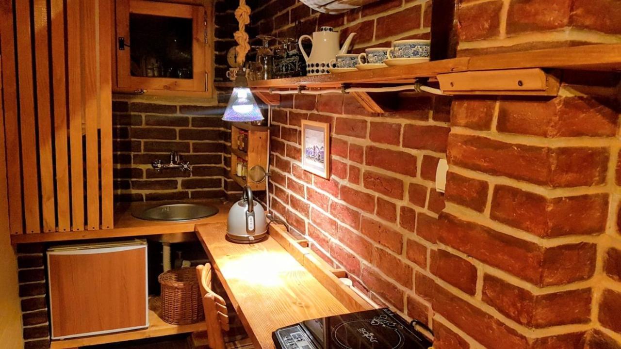 Base For Adventurers - Urban Guerrilla Hotel Negotin Bagian luar foto